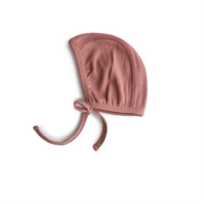 Mushie Ribbed Baby Bonnet